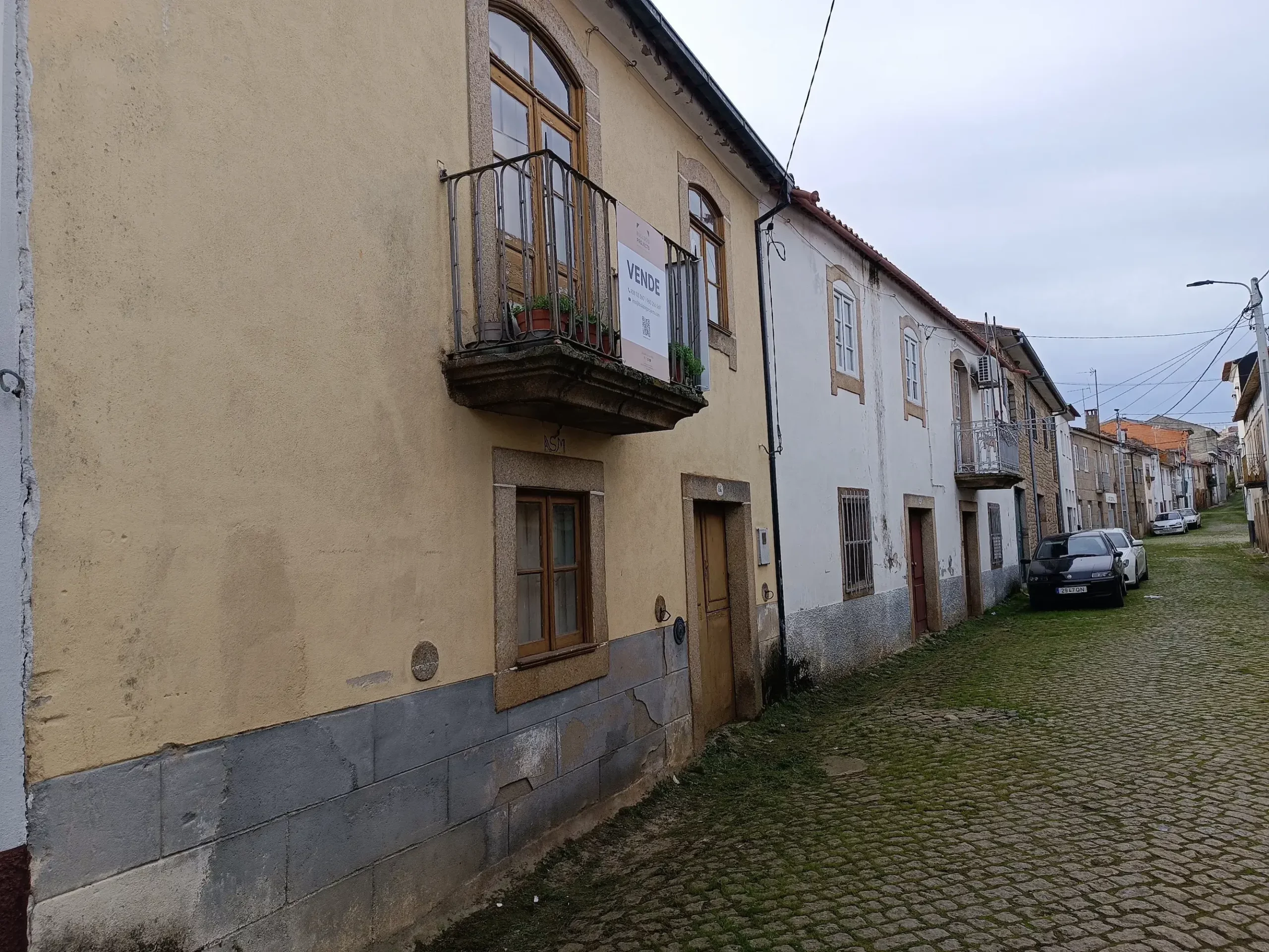 moradia-em-banda-84-moncorvo-fachada-4