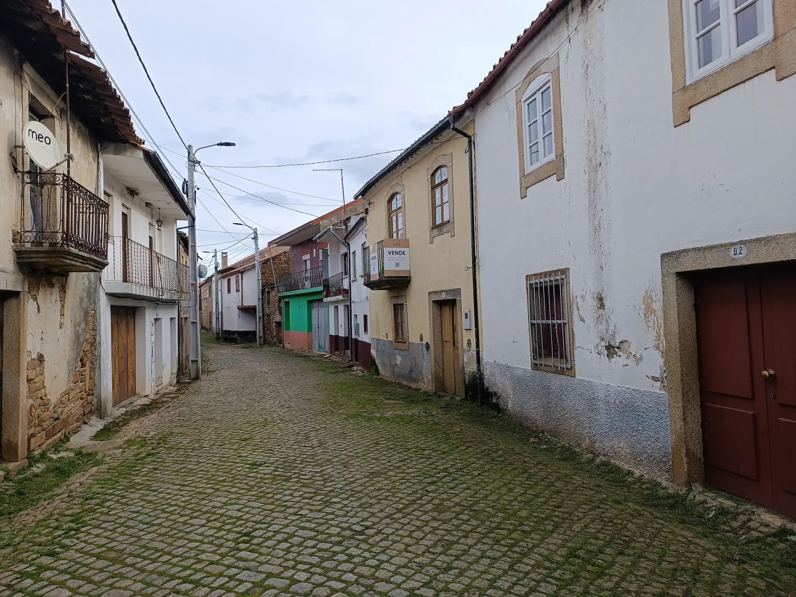 moradia-em-banda-84-moncorvo-fachada-5